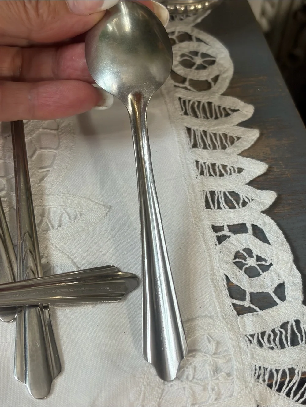 EKCO chervron silver stainless flatware 20 pieces spoons serving
